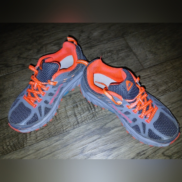 New Balance 610v4 Women’s Trail Running Sneakers - Picture 3 of 13